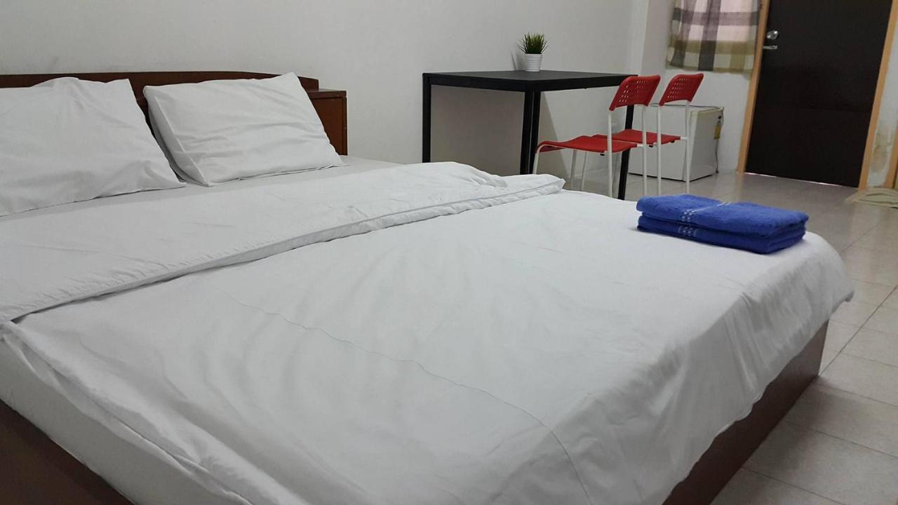 Pacific Apt Bangkok Esterno foto